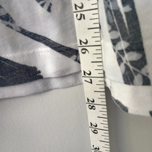 Westbound Woman 2x Plus A-Line Blouse Floral with Embellishments 22/24W - Picture 8 of 8